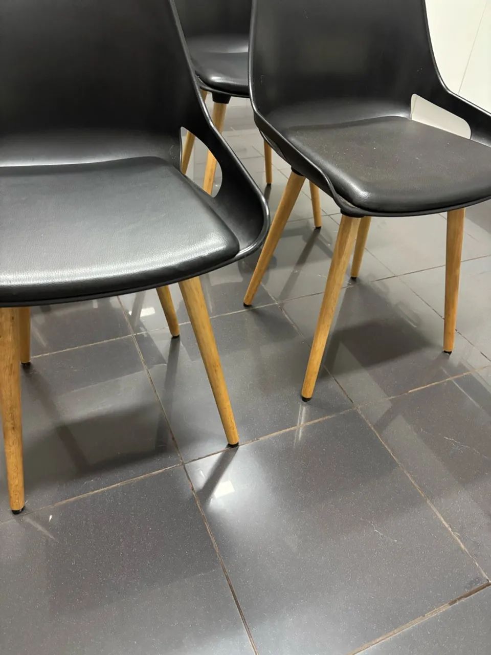 Cadeiras em courinho  - Foto 2