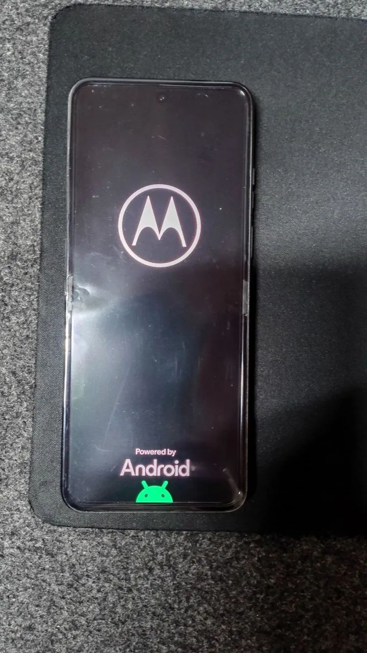 CELULAR MOTOROLA RAZR 50 5G 12 GB  - Foto 3