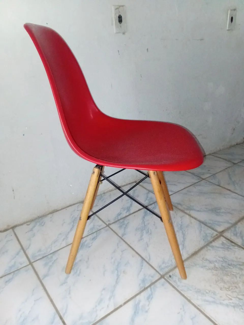 Cadeira vermelha  - Foto 2