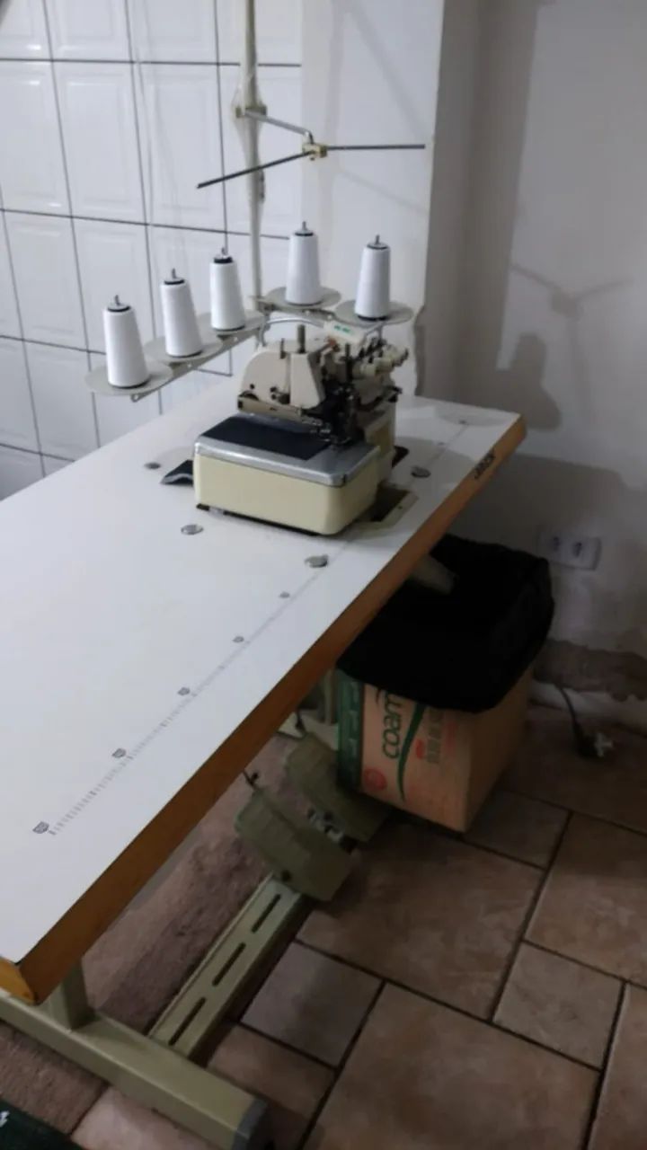 Maquina de costura Industrial Interlok
