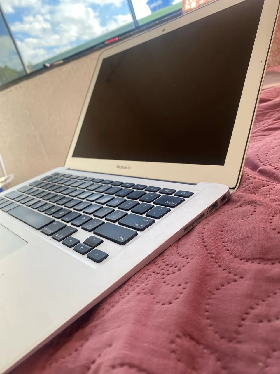 MacBook Air 13 Early 2015 i7 8GB SSD / Excelente estado