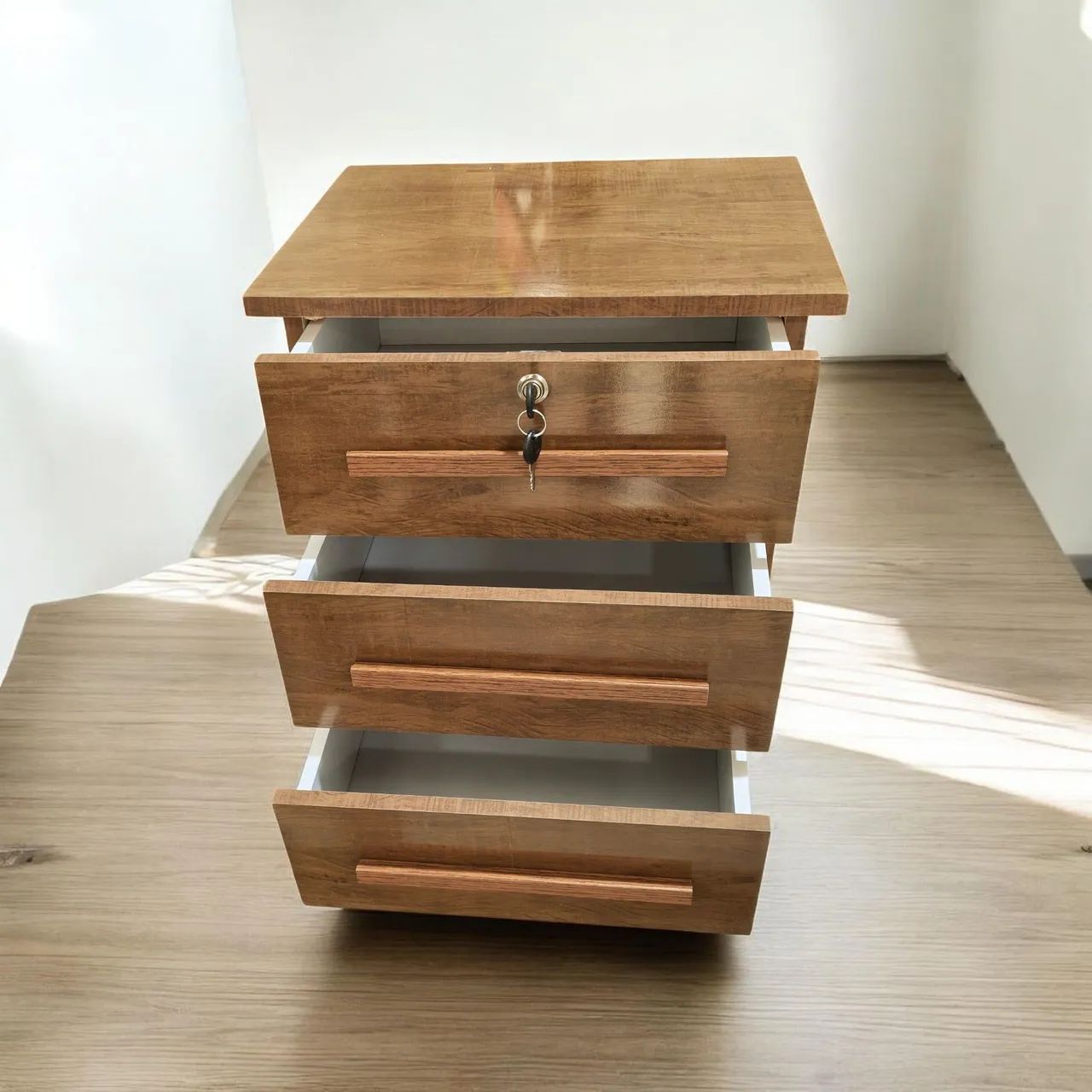Mesa de cabeceira nova  - Foto 4
