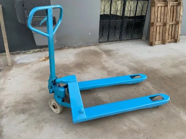 paleteira manual hidraulica 2,5t - Ji-Parana - semi nova - Foto 2