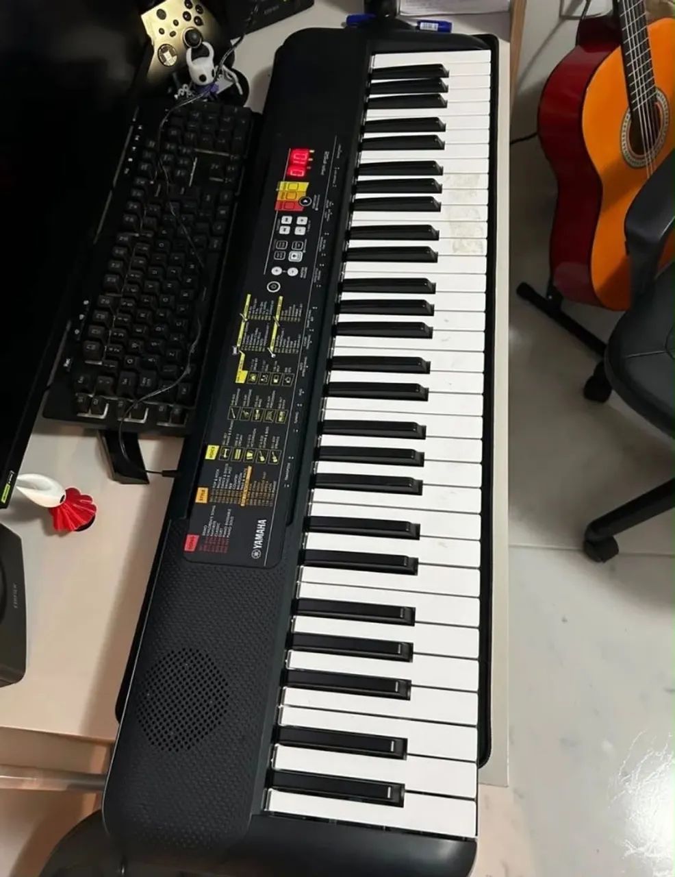 Teclado Yamaha PSR-F52