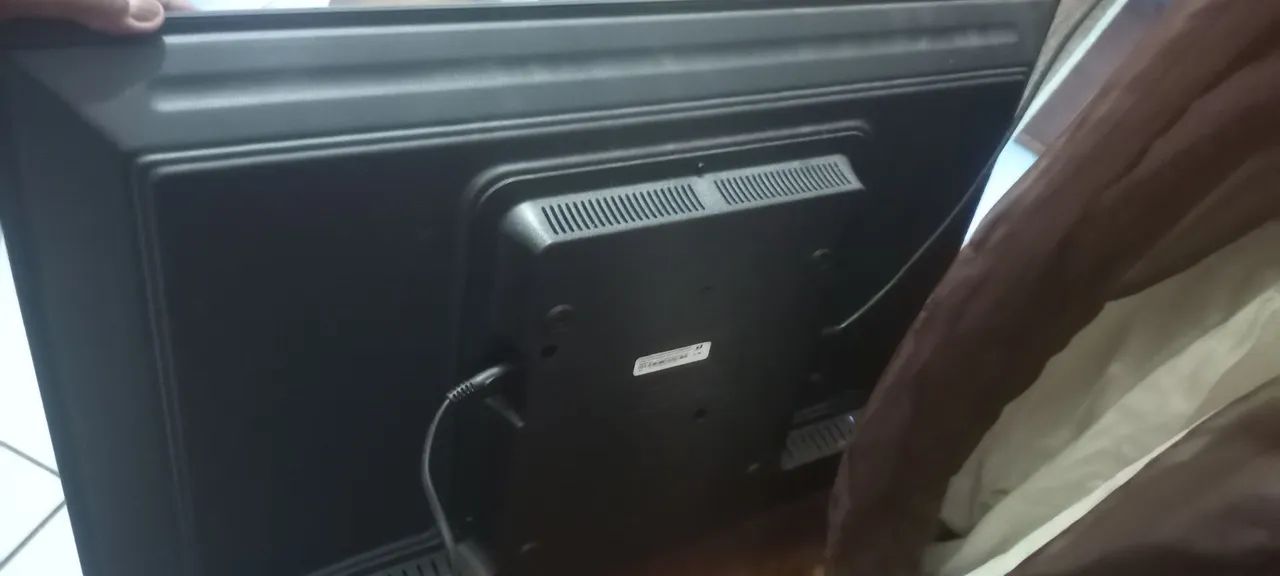 Vendo Tv Philco Smart 28° Semi Nova - Foto 4