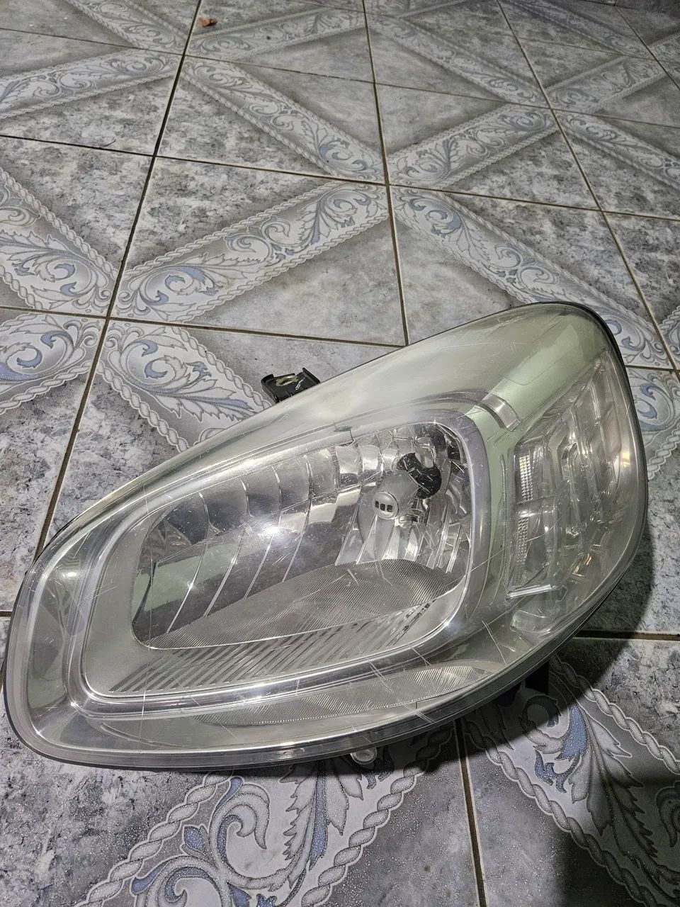 Farol Fiat Uno/Fiorino Original 
