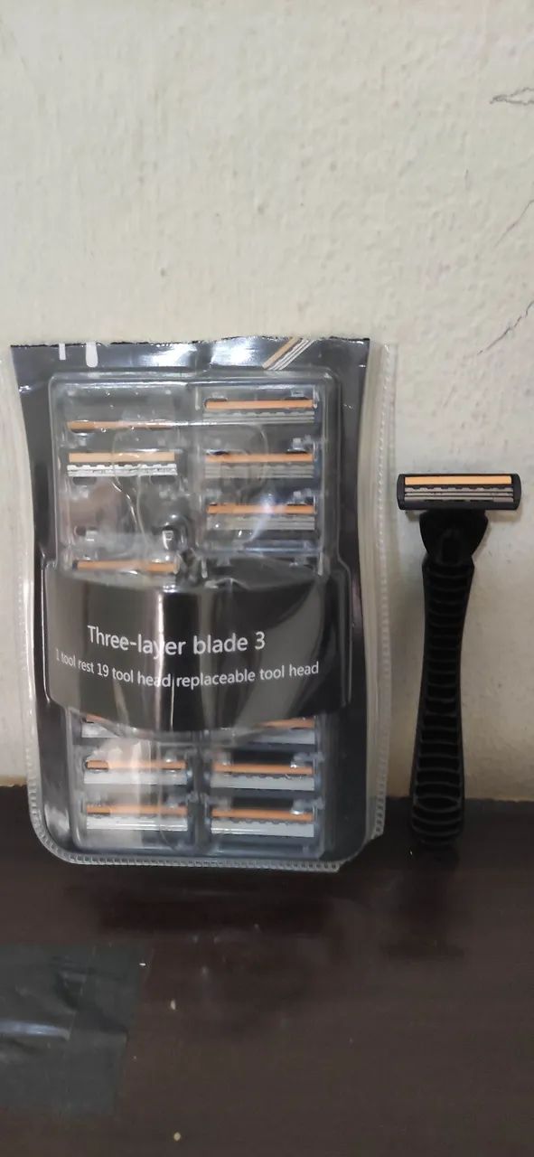 Aparelho manual para barbear com 18 lâminas 