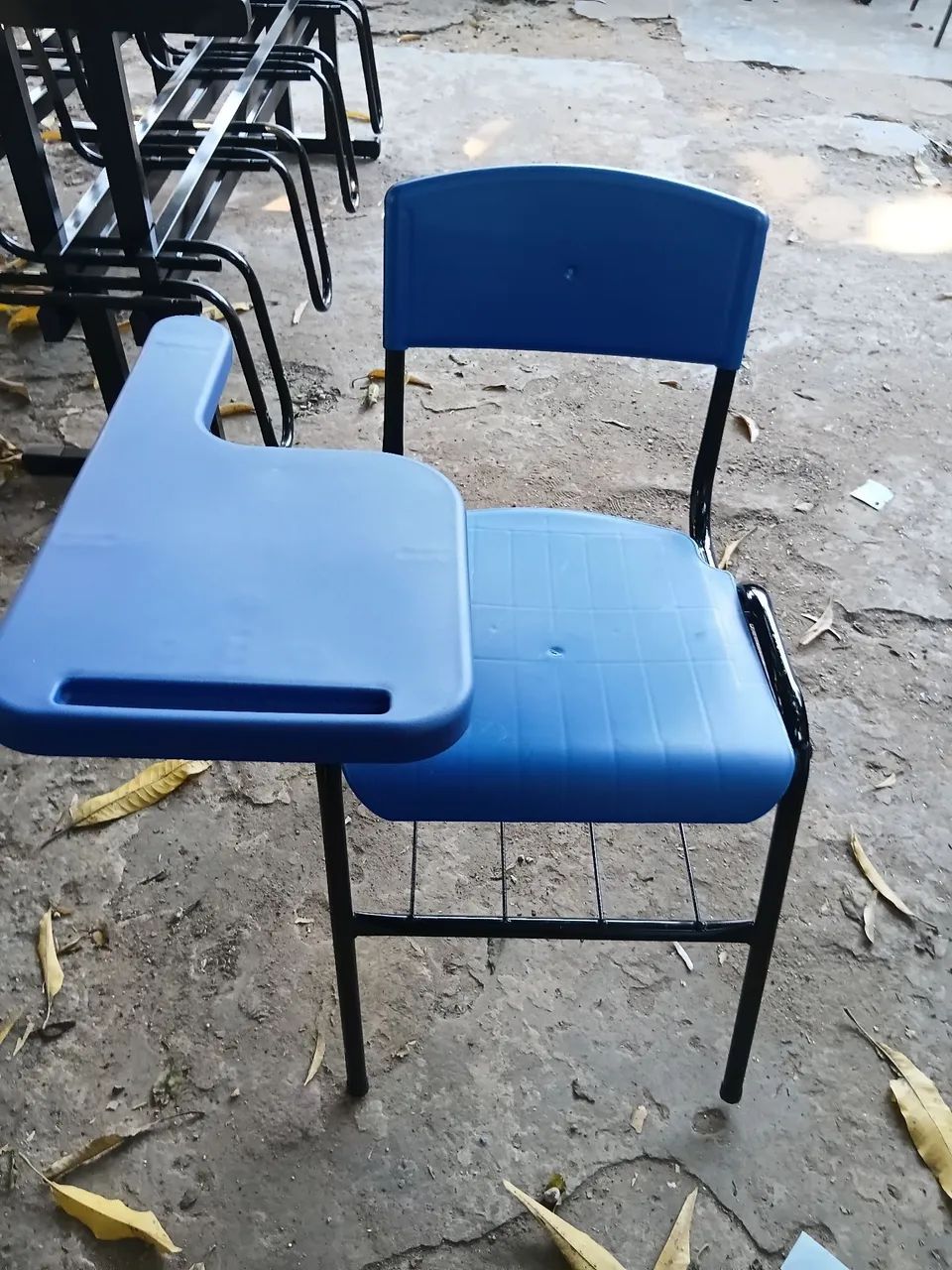 Cadeiras escolar de plástico azul  - Foto 2