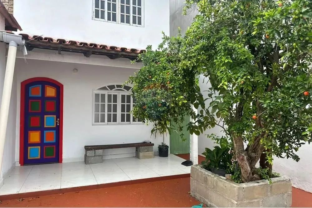 Locação - Casa com 2 quartos e loja anexa