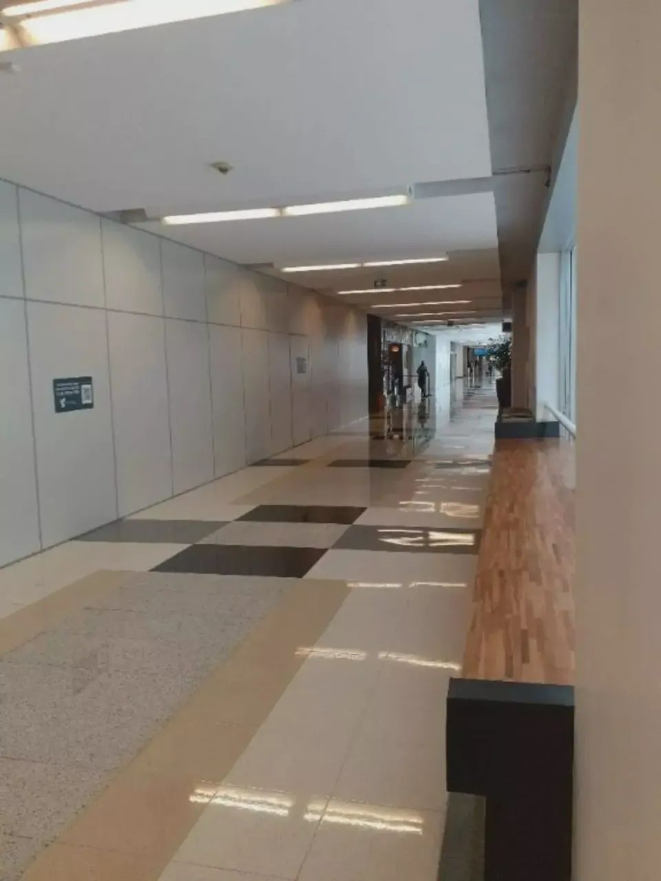 Centro comercial para aluguel e venda possui 2884 metros quadrados . - Foto 10