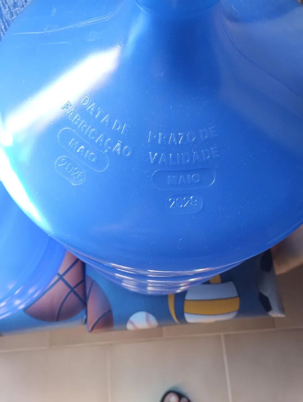 Vendo 2 galões de água novos $50,00  - Foto 2