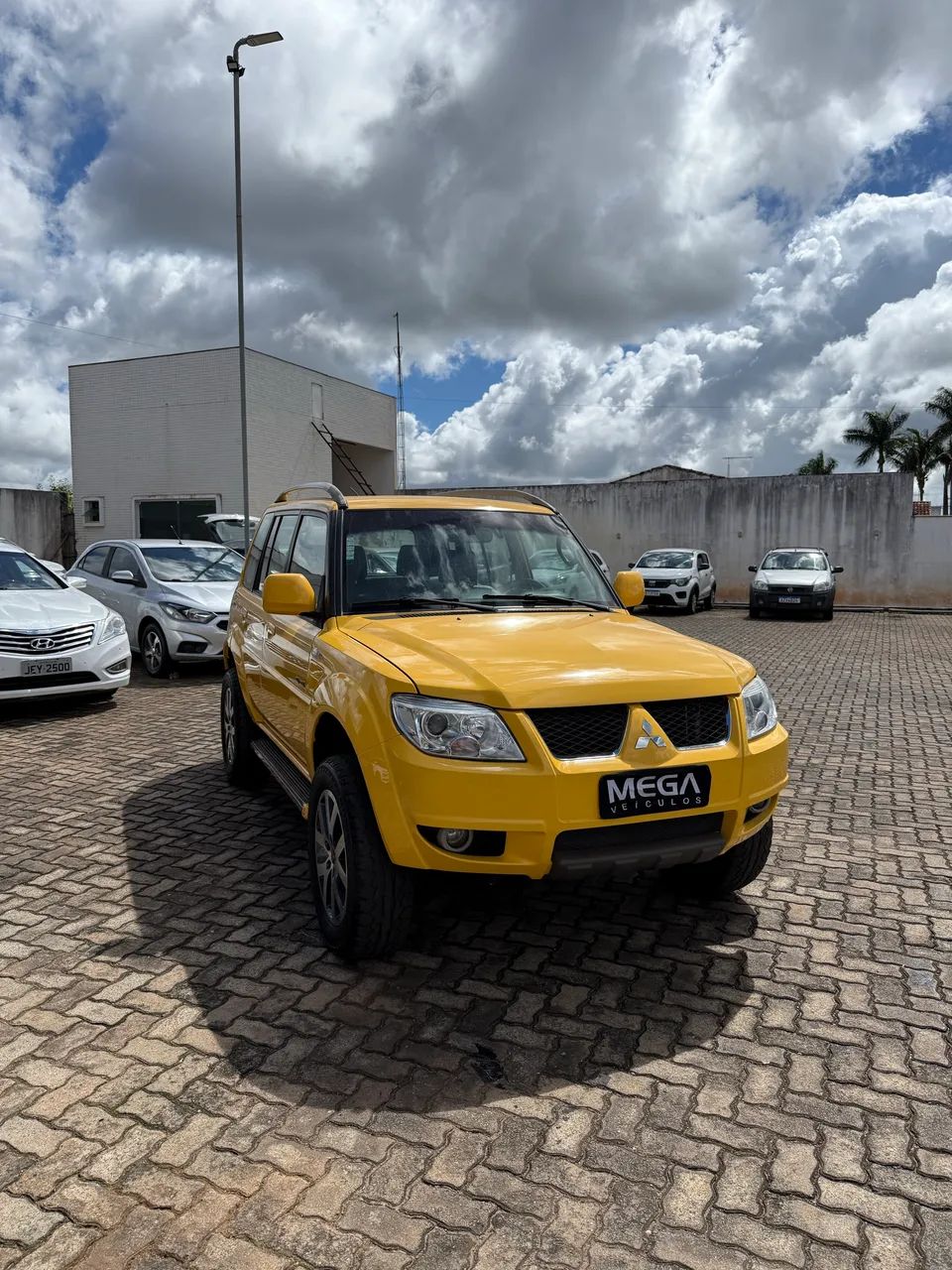 Mitsubishi Pajero Pajero TR4 2.0/ 2.0 Flex 16V 4x4 Aut. 2015
