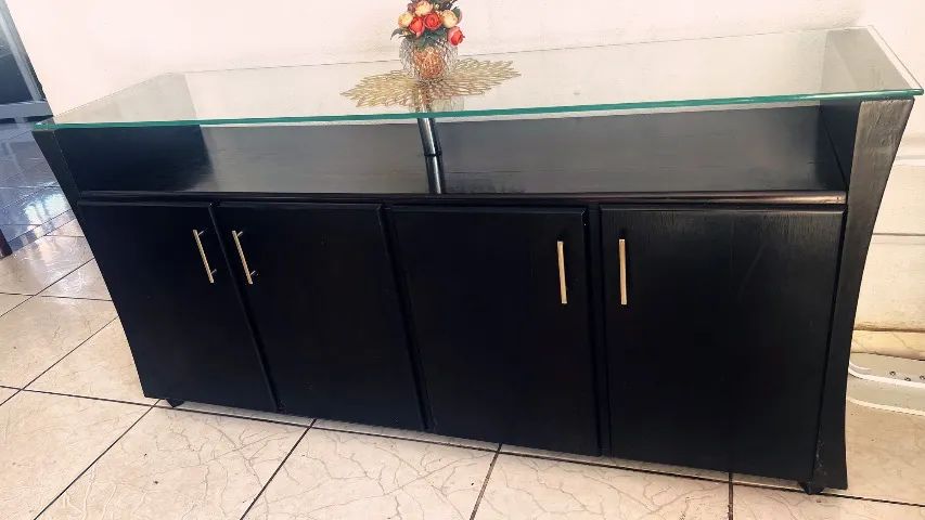 Vendo mesa de jantar com 8 cadeiras e buffet - Foto 2