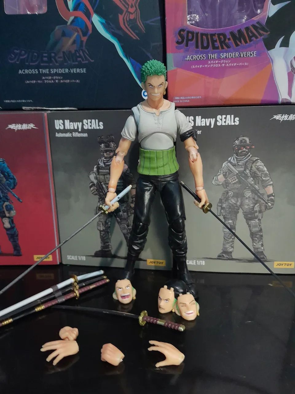 One piece Zoro action figure  - Foto 2
