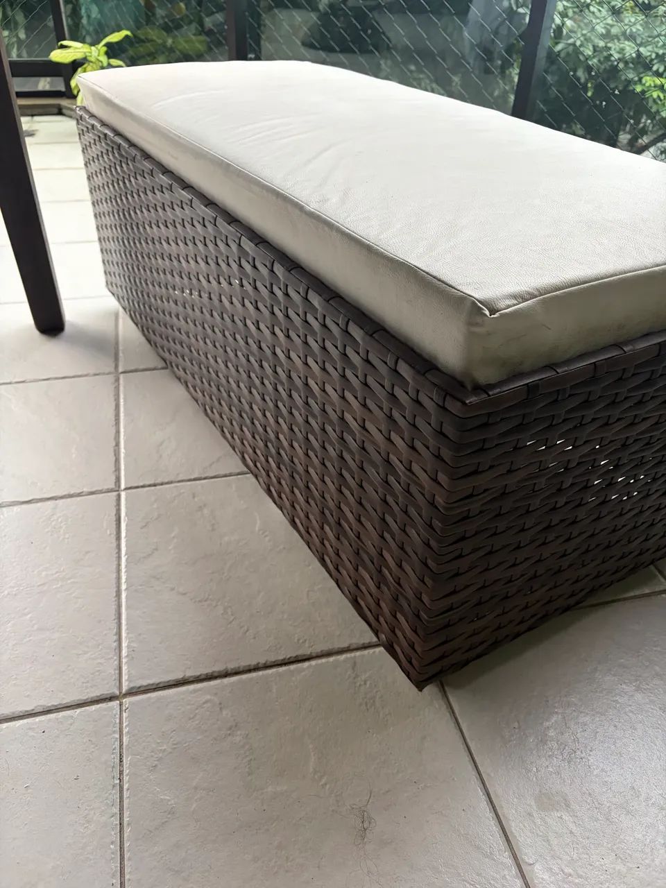 Mesa de Madeira Maciça com 2 bancos - Foto 3