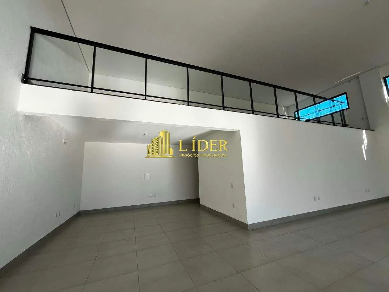 GALPÃO DE ESQUINA BEM LOCALIZADO - Foto 5