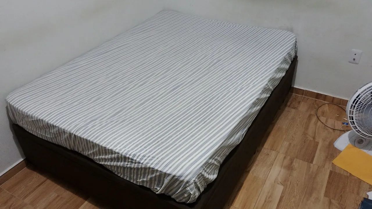 cama casal semi nova