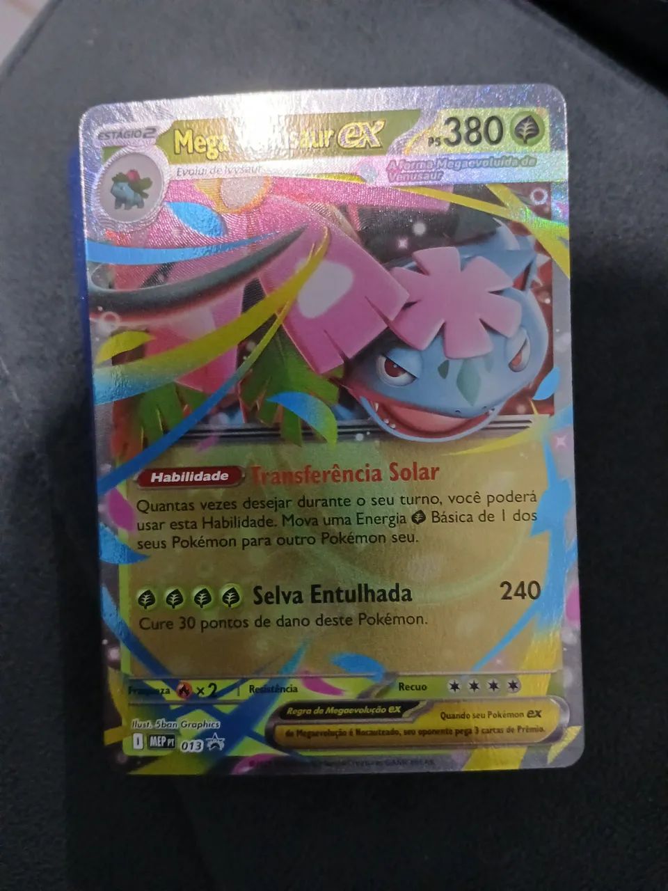 50 cartas pokemon contendo uma mega ex