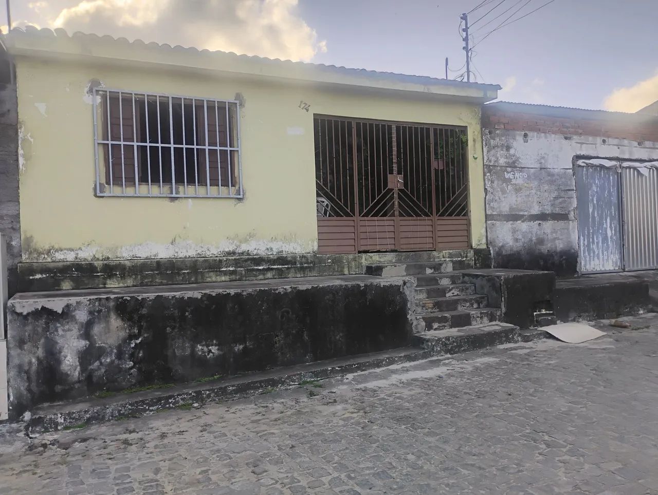 Casa medindo 7x20m e galpão medindo 6,5x20m / 3 quartos/ 2 banheiros/ 2 salas e cozinha - Foto 3