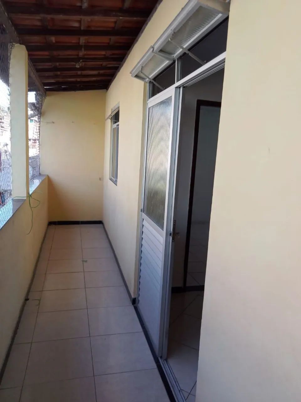 Casa com 3 quartos (1 suíte), varanda e área de serviço. - Foto 2