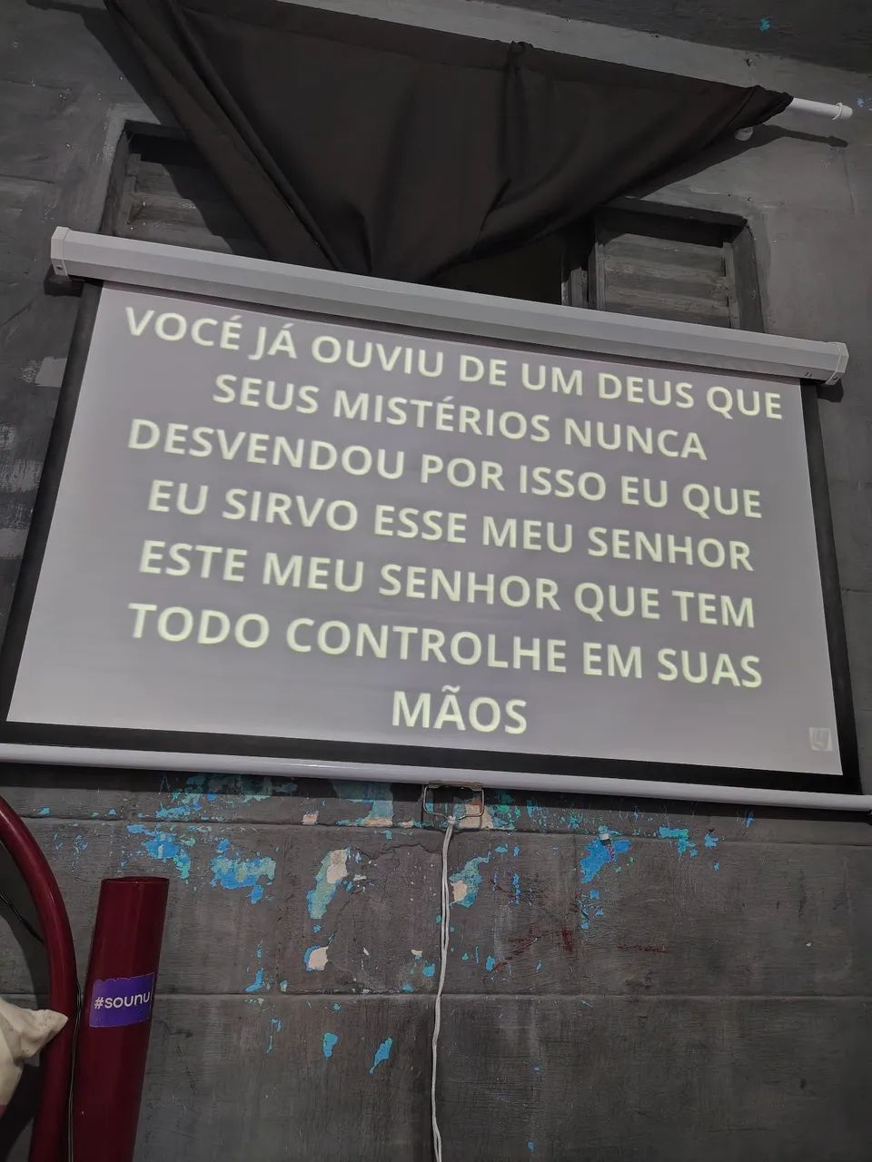 Vende se Projetor e Telão Completo
