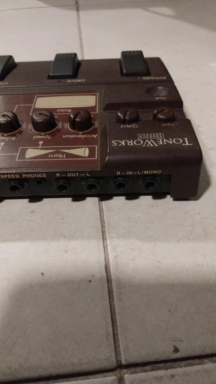 Pedal Korg Toneworks G4 Speaker Rotary som Leslie clássica