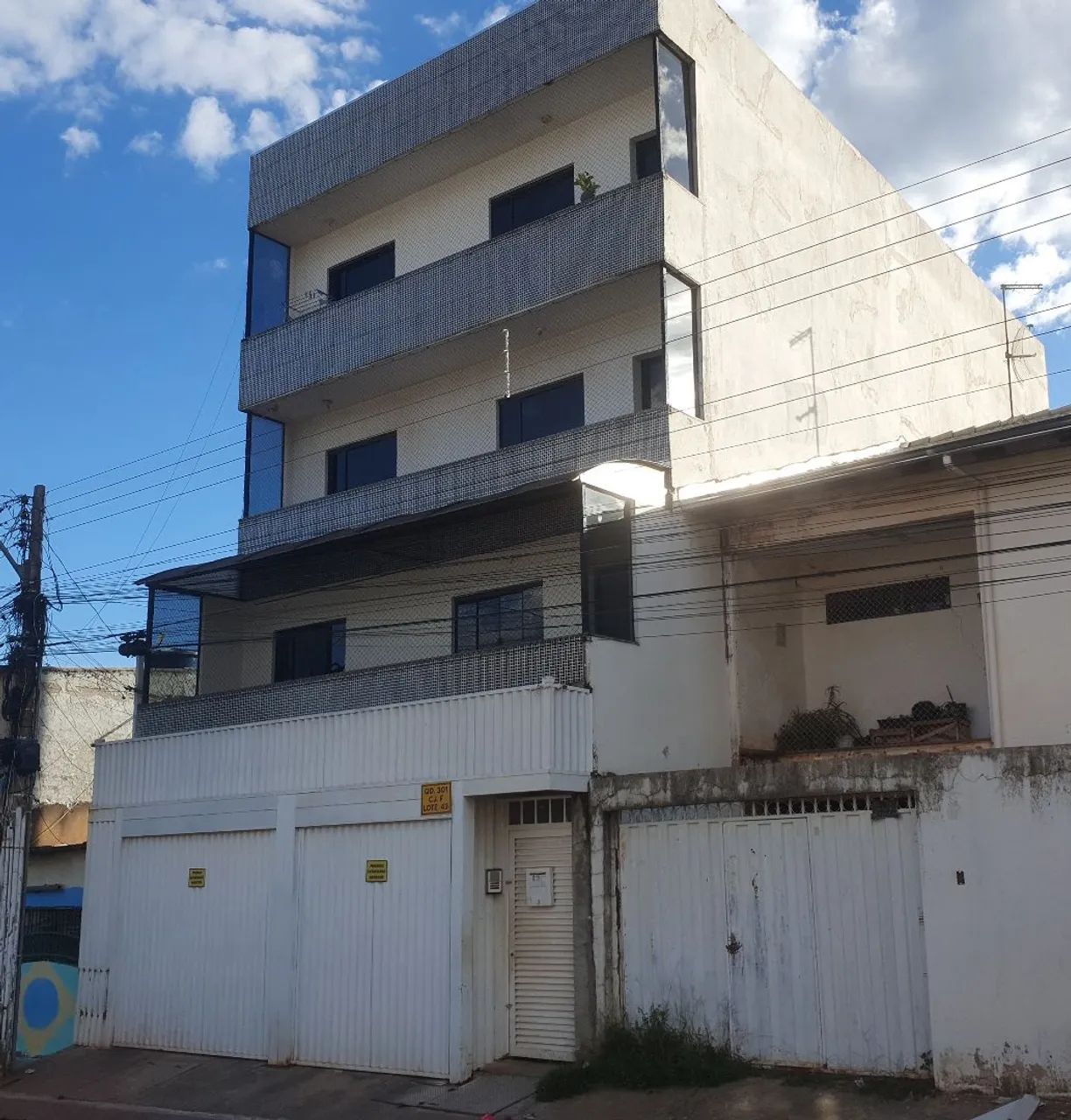 Alugo apartamento de 2 quartos em Santa Maria - DF (R$ 1.200,00)