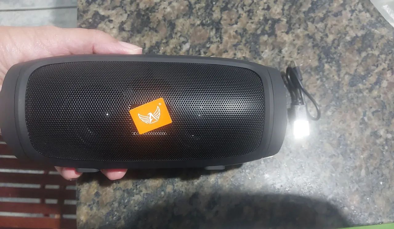 Caixa de som Bluetooth NOVA NA CAIXA