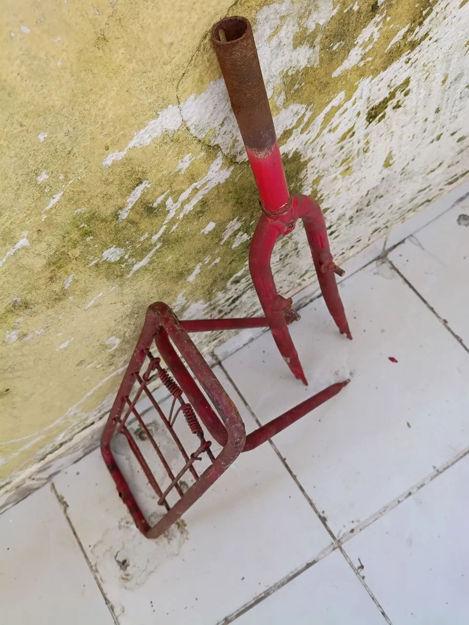 bagageiro e um garfo  - Foto 2