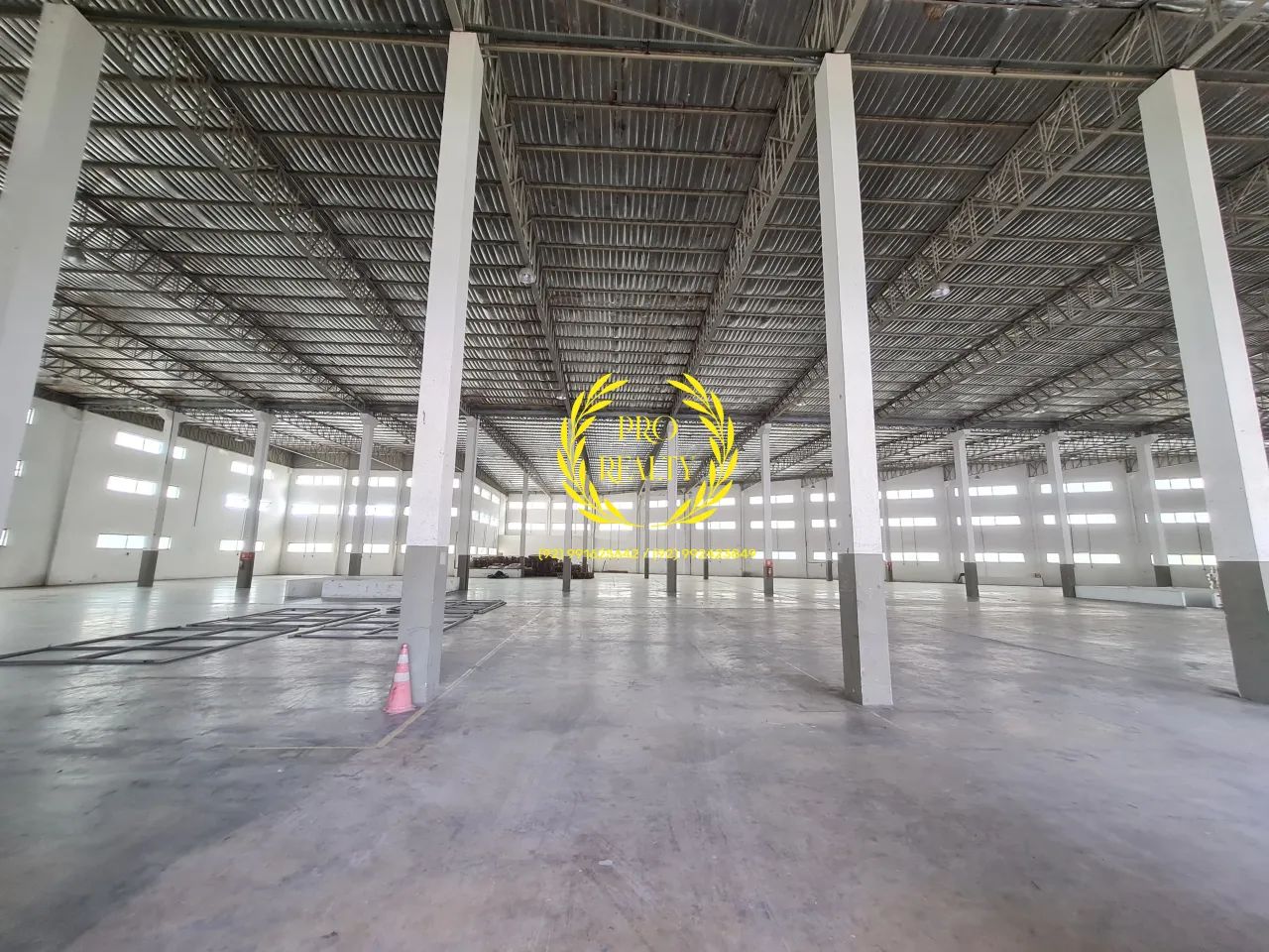 Galpão Distrito 2/ Habite-se e AVCB/ 2.000m²/  Docas e pátio/ condomínio/ - Foto 4