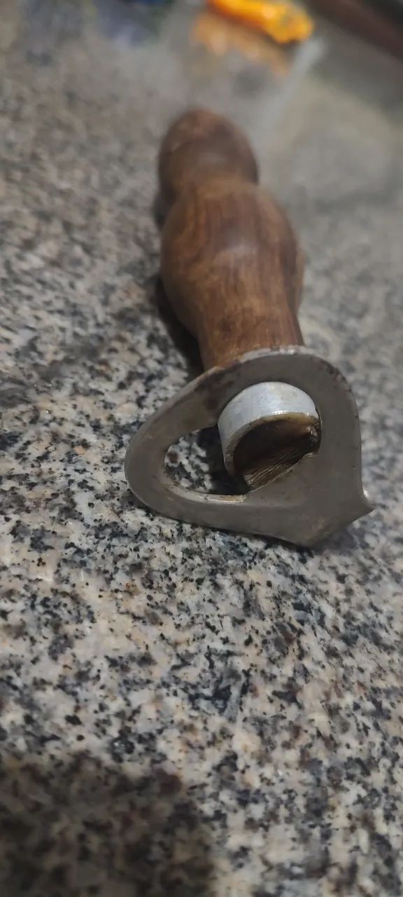 Abridor de garrafa antigo 