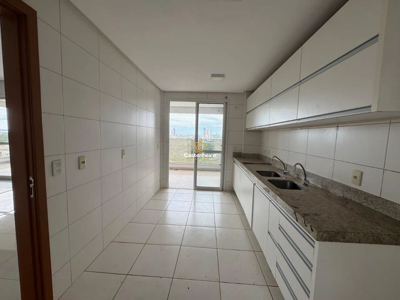 Apartamento Semi-Mobiliado e Acesso Privativo - 04 Quartos sendo 01 Suíte Master com Chuve - Foto 5