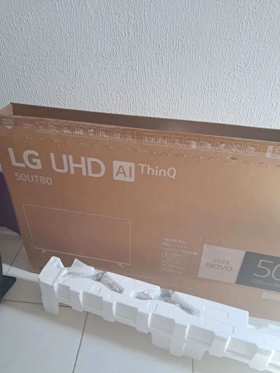 Televisão LG de 50 polegadas zerada com a tela quebrada vender para tirar as peças