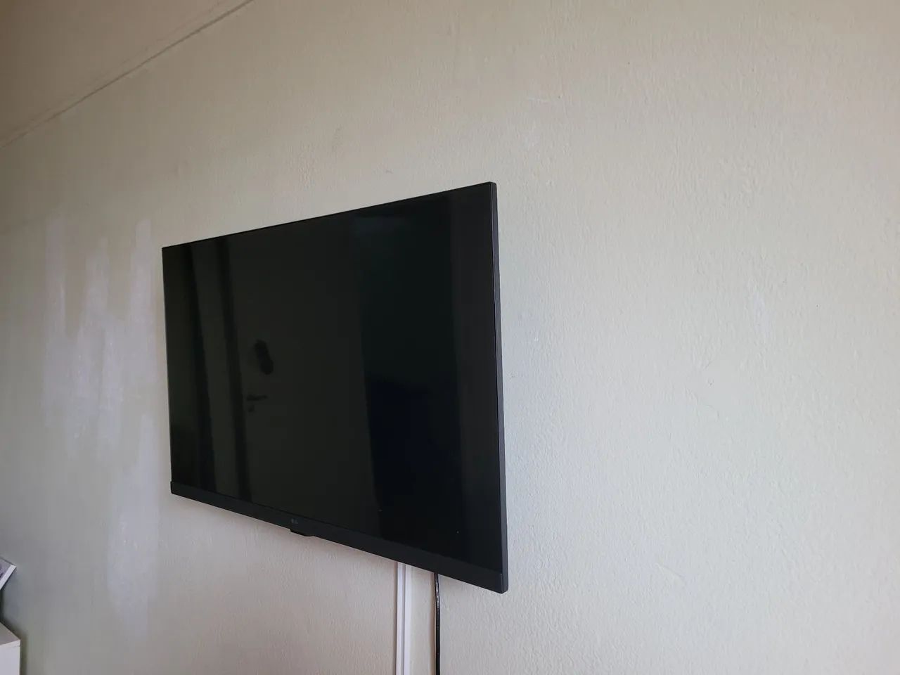 TV Led LG 32 polegadas - 1 ano de uso