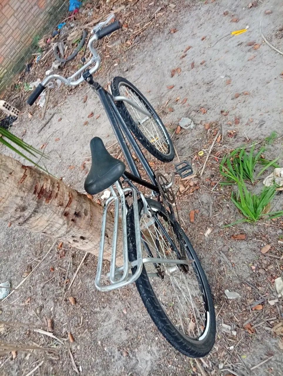 Vende se essa bicicleta aro 26 preta top demais  - Foto 3