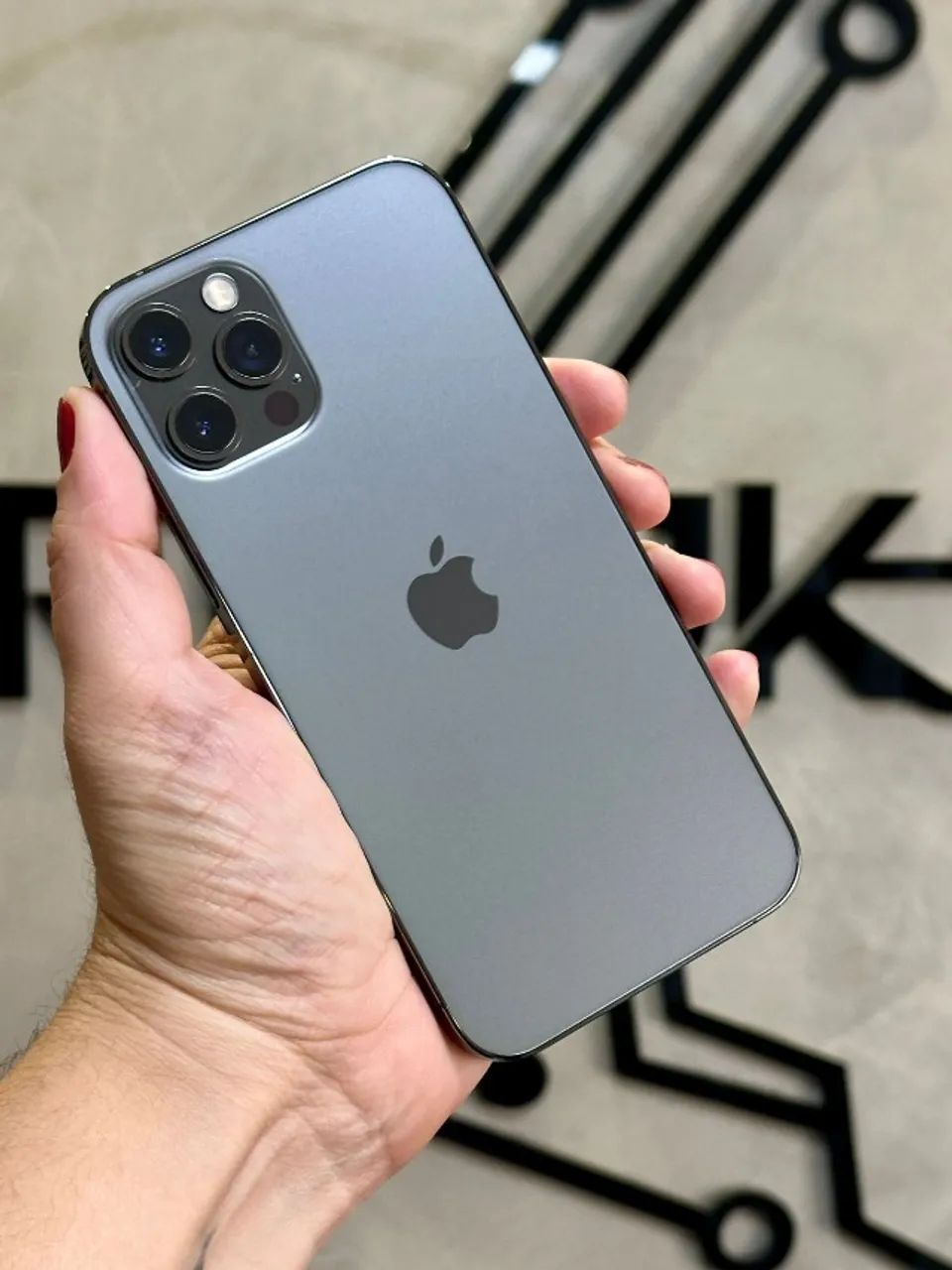 iPhone 12 Pro Grafite - 256GB Bateria: 100% - Celulares e