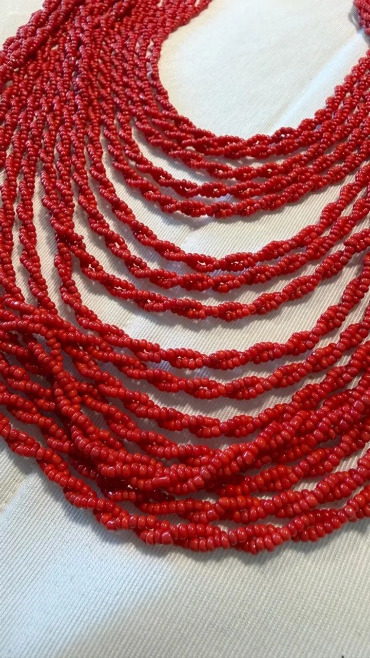 Maxi Colar Vermelho de Miçangas - Múltiplas Camadas - Foto 4