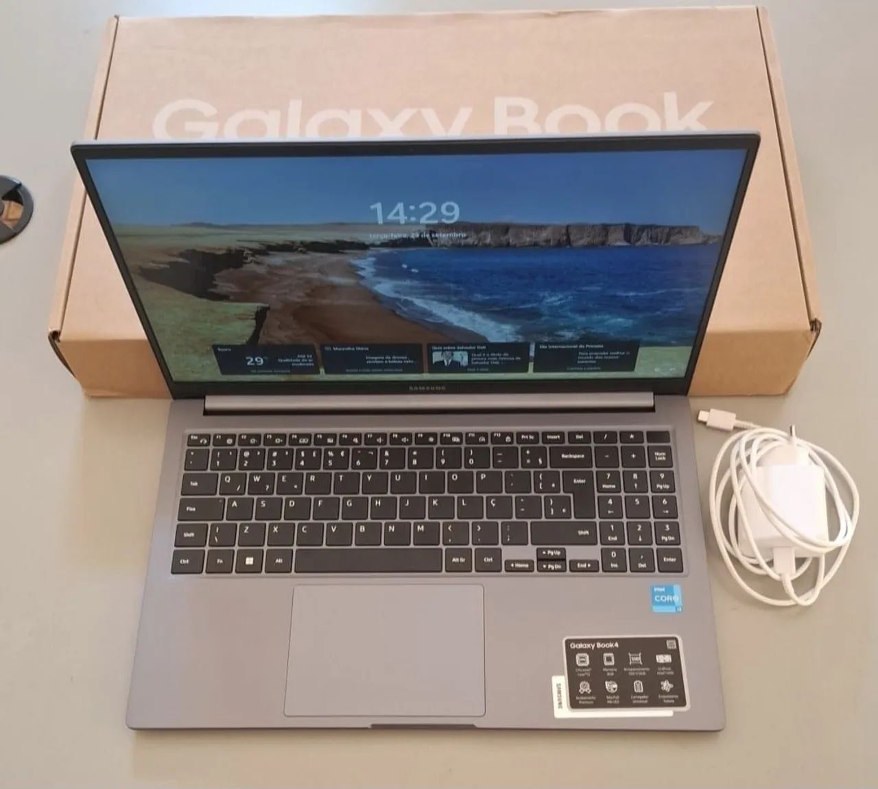 Notebook Samsung Book 4