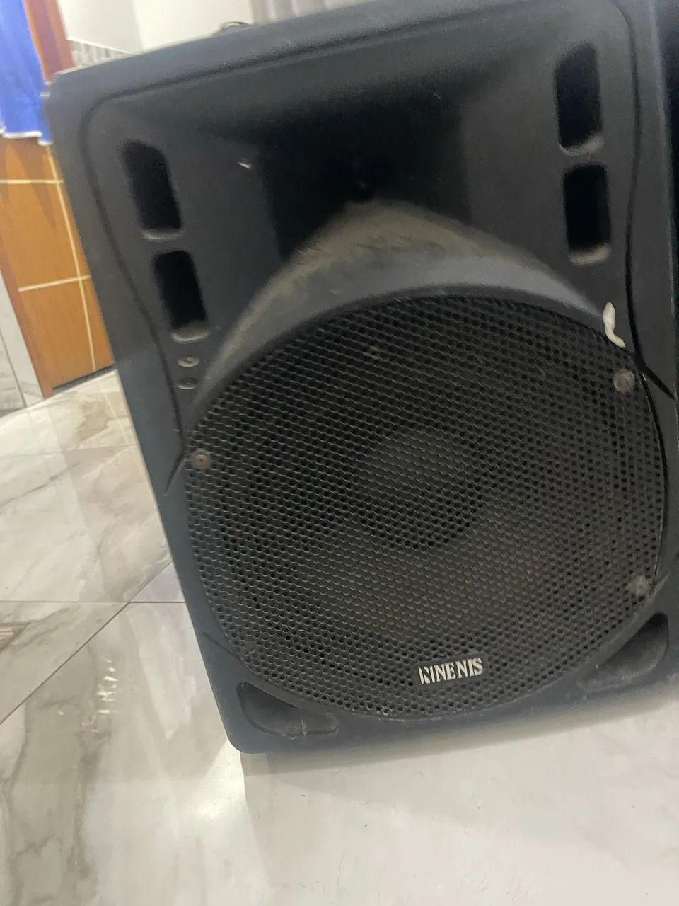 par de caixas de som ativas da marca Nenis, possivelmente com woofer de 12 polegadas,  - Foto 3
