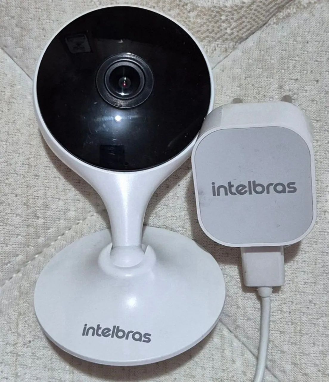 Câmera Wifi Inteligente Intelbras Full HD Compatível com Alexa IM3C
