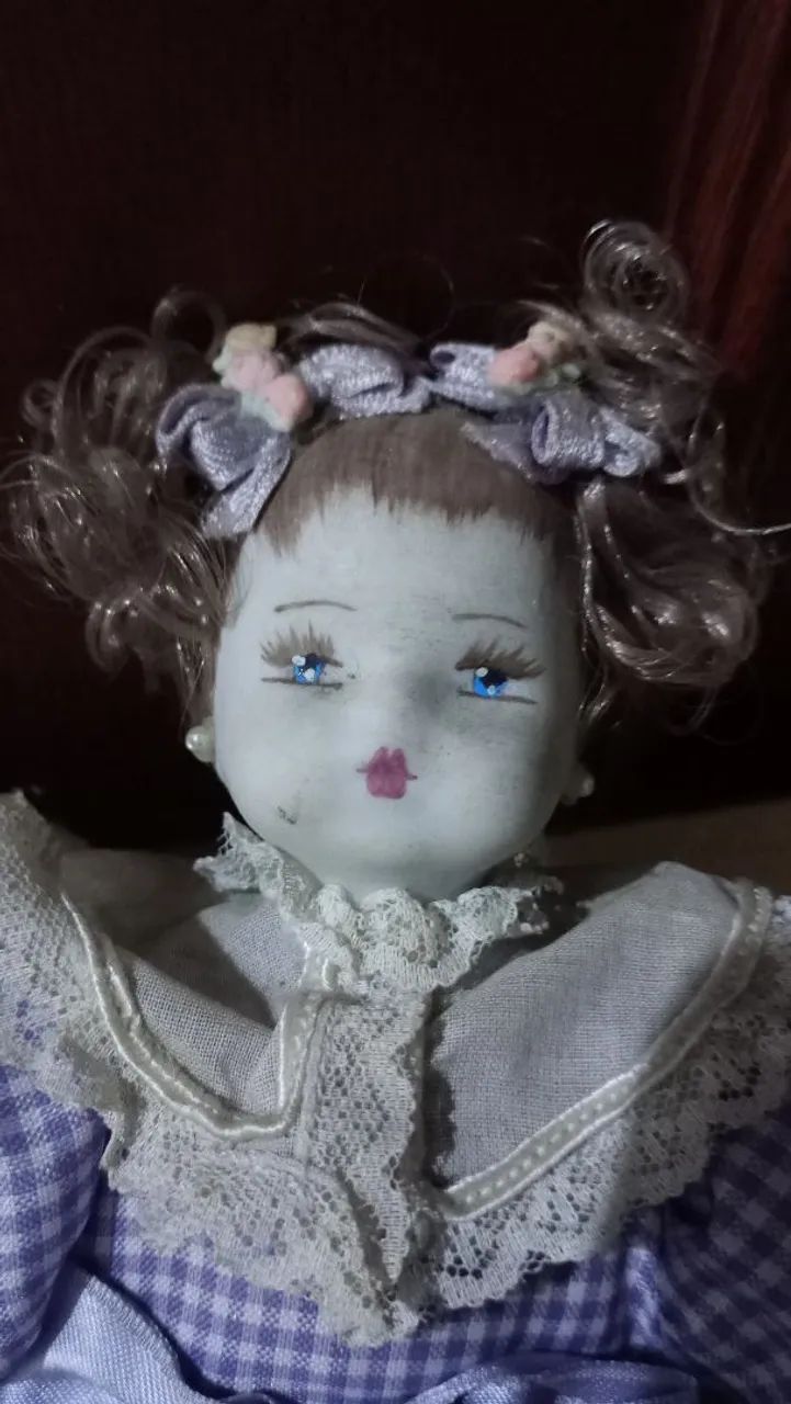 Boneca de porcelana 
