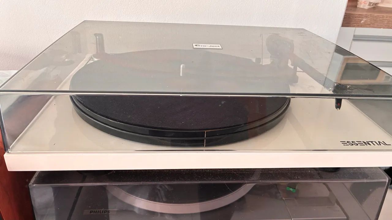Toca Disco Pro-Ject Essential III (Inglês) - Foto 4