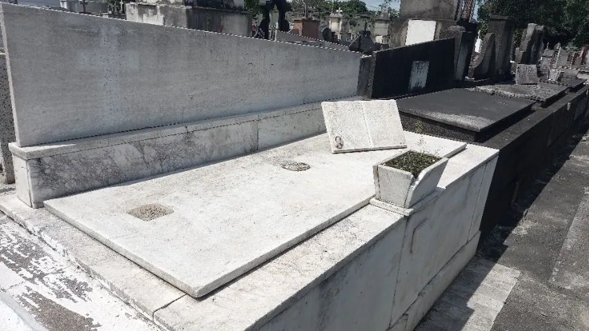 Jazigo Cemitério de Inhauma 