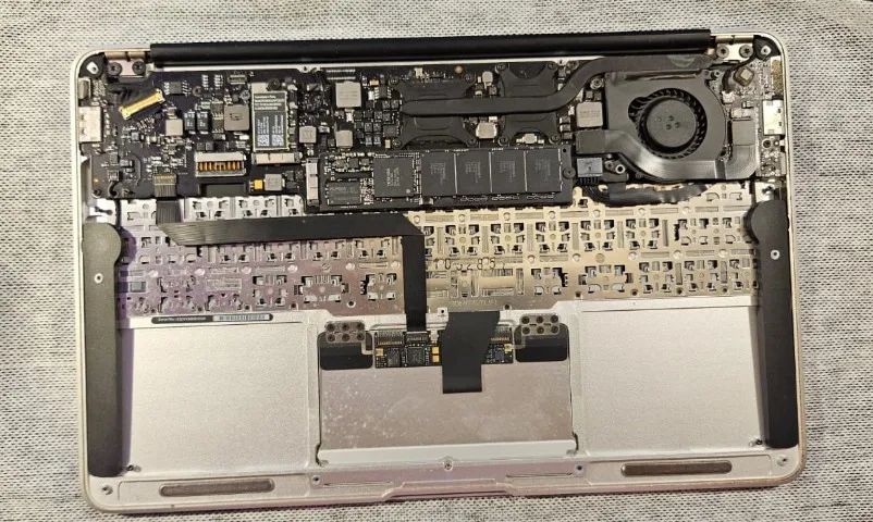 MacBook Air 11" A1370 para reparo - Foto 3