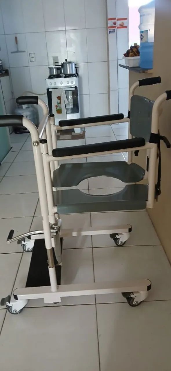 Cadeira de transferir - Foto 3