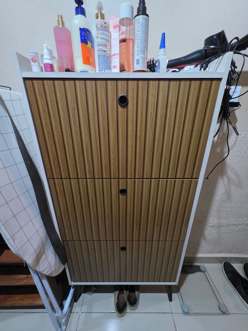 Vende-se sapateira basculante 