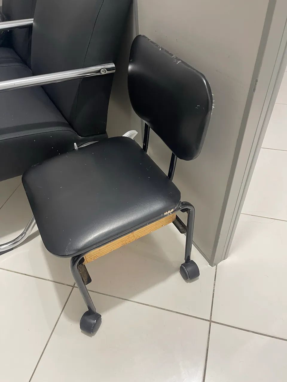 Cadeirinha para manicure - Foto 3