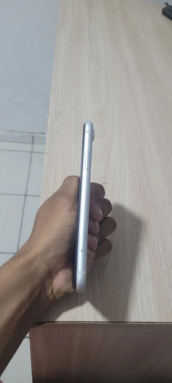 Iphone XR com caixa conservadíssimo - Foto 3
