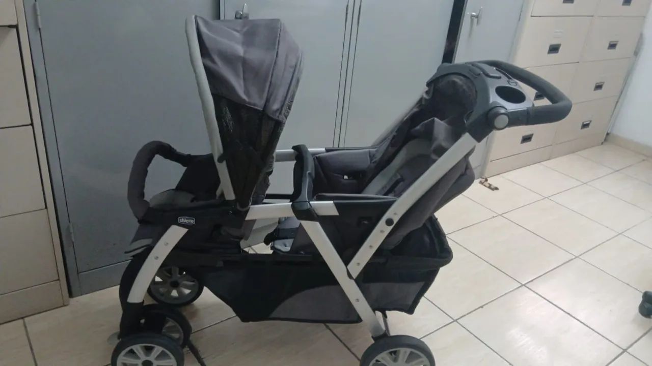 Carrinho para Gêmeos Cchico graphite - Foto 3
