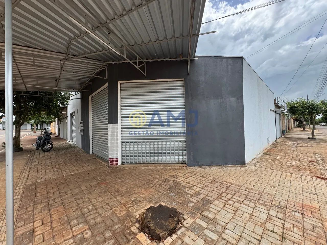 Sala Comercial 80m² no Village Atalaia !